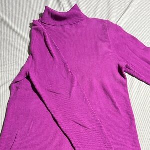 Old Navy Women's Vibrant Magenta Turtleneck Sweater